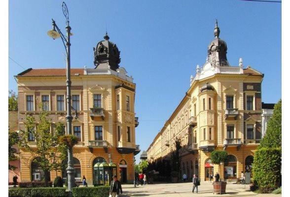Ella Apartman Debrecen Exterior photo